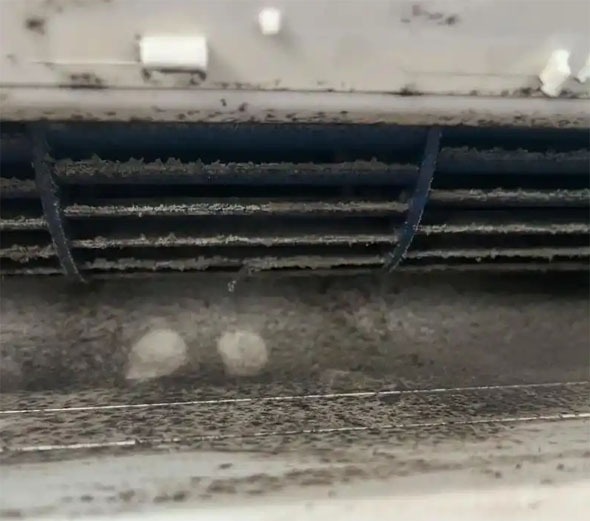 绵阳市空调吹的风有股烧焦味是怎么回事